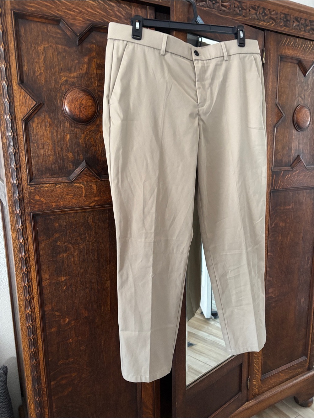 Plaid&Plain Men's Dress Pants Slim Fit Stretch Khaki Pants Wrinkle Free